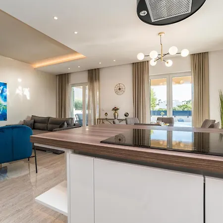 Villa Exclusive Luxury Mar With Glorious Sea View - By Ta Leut Agency