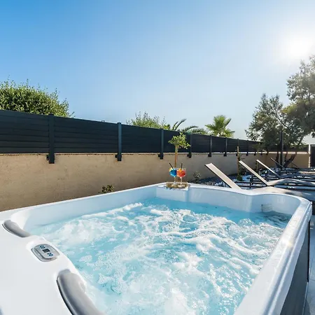 Villa Exclusive Luxury Mar With Glorious Sea View - By Ta Leut Agency