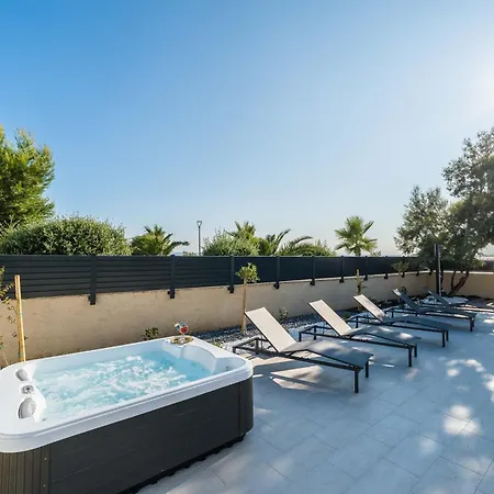 Exclusive Luxury Mar With Glorious Sea View - By Ta Leut Agency *