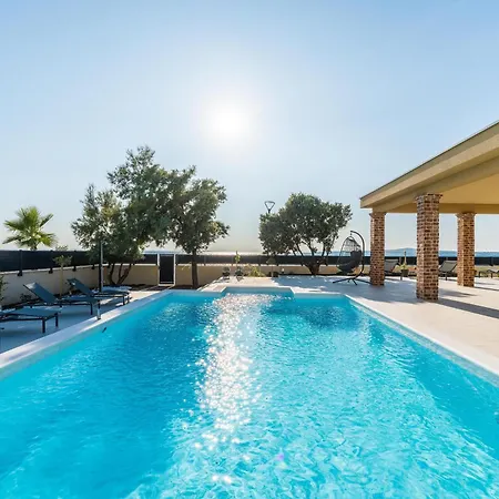 Villa Exclusive Luxury Mar With Glorious Sea View - By Ta Leut Agency *